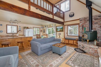 Hennessy's Laughing Bear Lodge